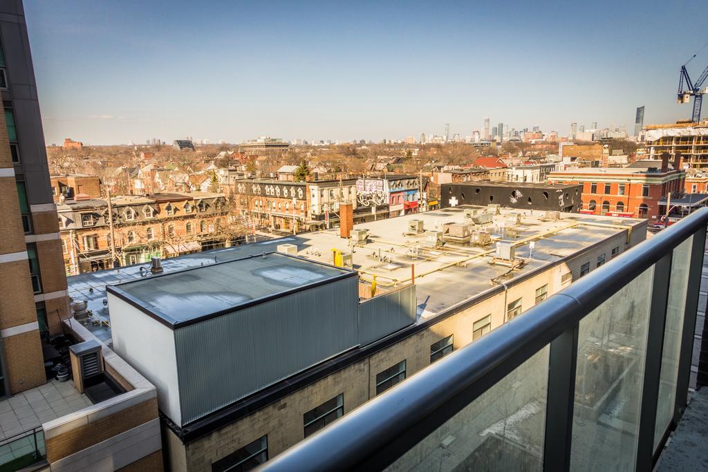 Queen West Suites Toronto Exterior photo